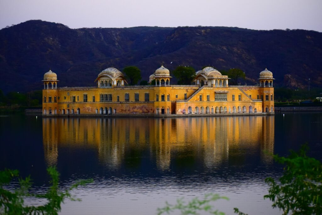 jal mahal tour