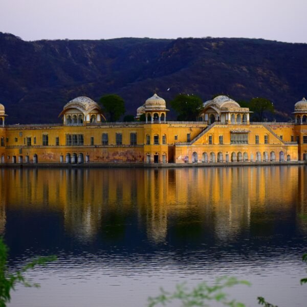 jal mahal tour