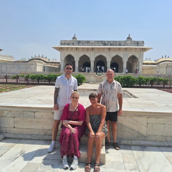 taj mahal couple tour