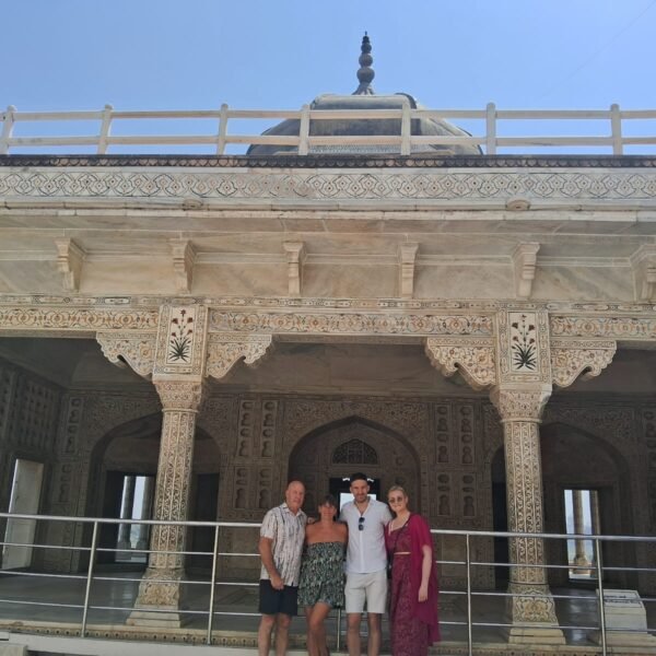 taj mahal couple tour