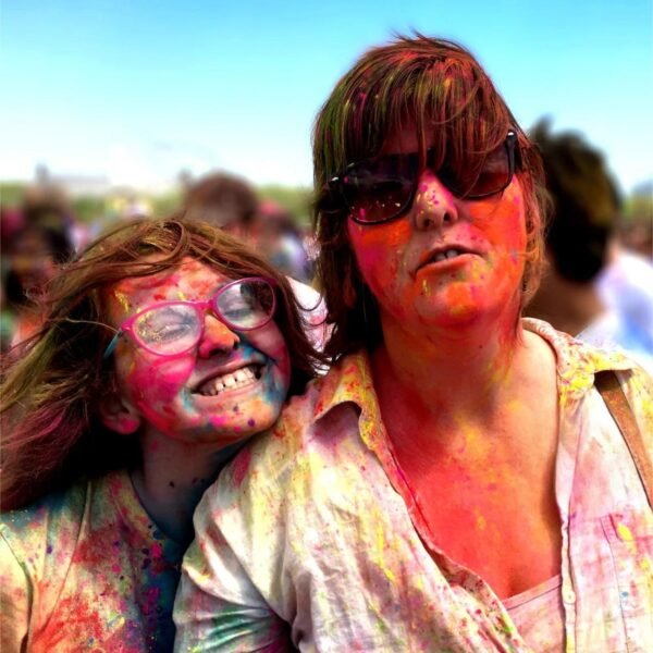holi tour